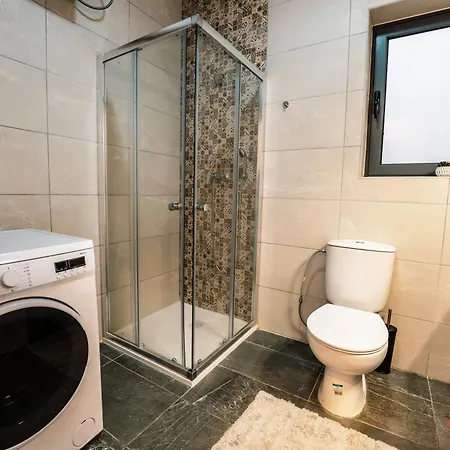 A Stylish Duplex Guests * Pietà