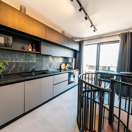 A Stylish Duplex Guests アパート *