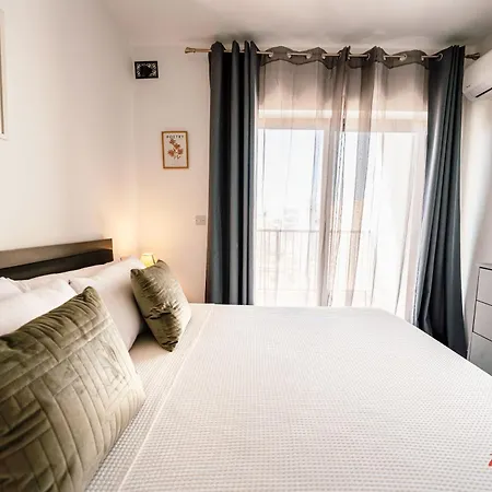 A Stylish Duplex Guests Апартаменты Pieta