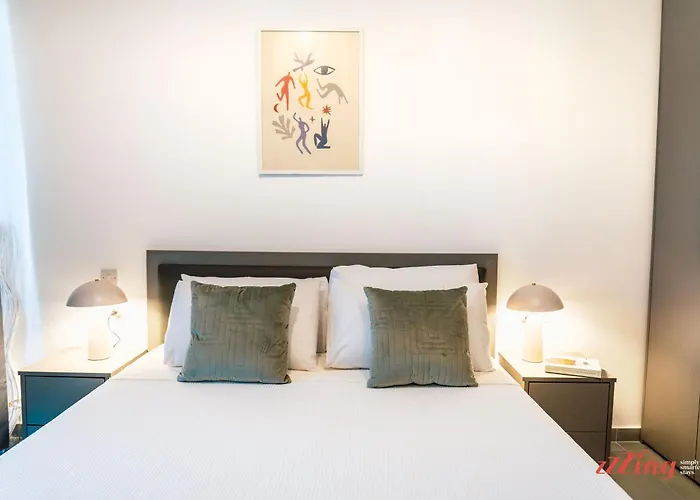 A Stylish Duplex Guests * Pietà